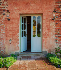 Fototapeta na wymiar Country house garden door