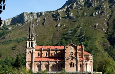 Basílica prerrománica de don Pelayo en Covadonga, Asturias