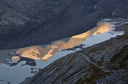 Gro&szlig;glockner im Spiegel des Pasterzensee, Hohe Tauern