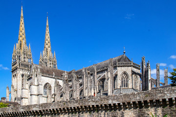 Obraz premium Quimper. Cathédrale saint Corentin. Finistère. Bretagne 