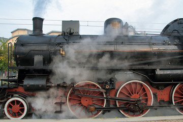 Fototapeta na wymiar treno d'epoca a vapore, vintage steam train