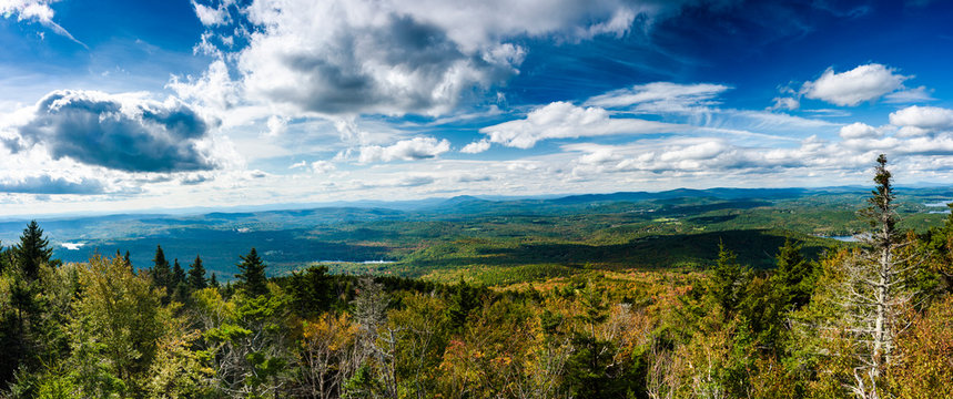 Fototapeta Panoramic view of New Hampshire at Mount Sunapee
