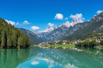 Fototapeta na wymiar Italien - Südtirol - Venetien - Lago di Santa Caterina