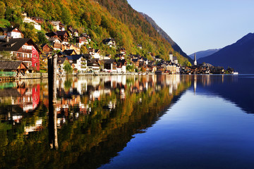 Fototapeta premium Morning light over Hallstatt Lake, Austria, Europe