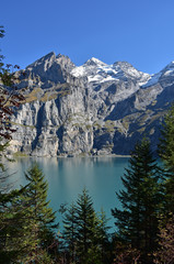 Obraz premium Oeschinensee oberhalb Kandersteg, Schweizer Alpen
