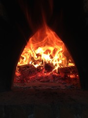 Fuoco, legna che brucia 