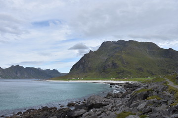 Norwegen, Lofoten, Leknes, Uttakleiv, Haukland, Haukland Beach, Schotterstraße, Küste,...