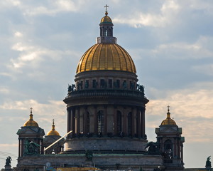 Fototapeta premium The dome of St. Isaac's Cathedral in St. Petersburg. A work of classical architecture. Author Voronikhin.