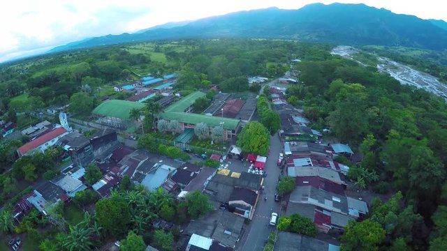 paisaje poblado casas aerea drone monta&ntilde;a cielo azul arboles fincas llano guacavia colombia rio calles colegio landscape populated houses aerial drone mountain sky blue trees farms plain guacavia colo