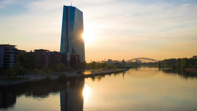 4K Video von EZB bei Sonnenaufgang