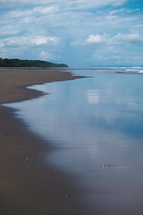 A distant view along playa Esterillos in Costa Rica