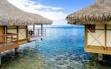 Fototapeta premium Overwater bungalows, French Polynesia