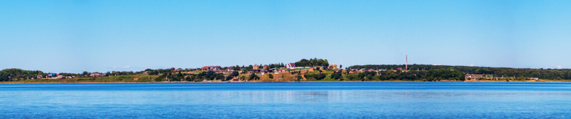 Fototapeta na wymiar Panoramic view across the Amur Bay from the mud baths of the Sadgorod