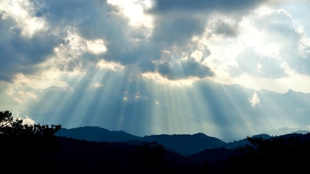 大台ケ原山で見た神秘的な光芒（天使の階段）