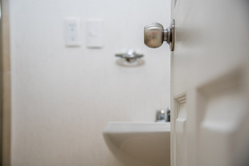 Obraz na płótnie Canvas griferia para baño llave porta vasos,manija luz interior decoracion baño
