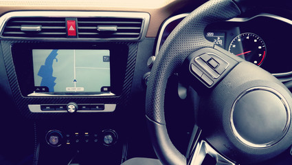 navigate screen in car