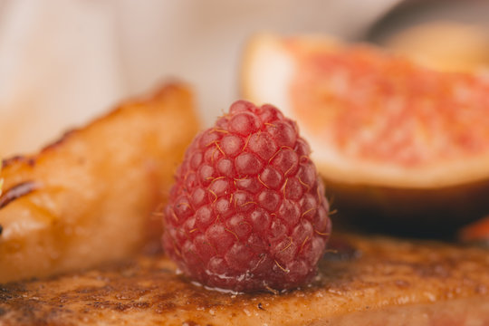 cake with strawberries