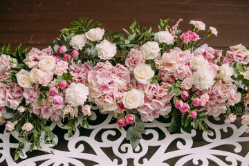 table decoration celebration pink white flowers
