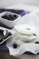Frozen yoghurt bites
