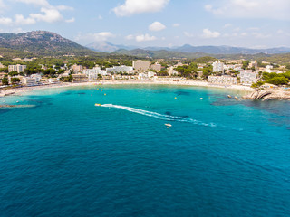 Luftaufnahme, Hotels und Strände bei Peguera und Cala Fornels, Costa de la Calma, Region Calvia, Mallorca, Balearen, Spanien