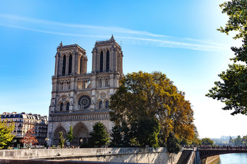 Fototapeta na wymiar France, Paris, 5 octobre 2018: vue de la cathédrale Notre-Dame de Paris 