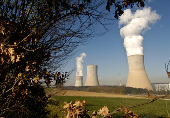 centrale nucleaire cheminee electricité environnement