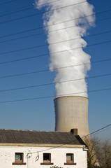 centrale nucleaire cheminee electricité environnement