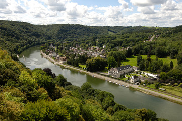 Fototapeta premium Wallonie Belgique Meuse fleuve eau tourisme