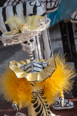 catrinas coloridas dia de muertos tradiciones mexicanas