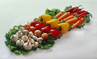 Овощи на белом фоне Vegetables on a white background
