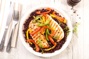 chicken breast with bell pepper and rice