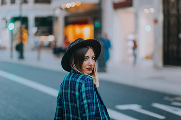 Obraz premium OUTFIT COLLEGE GIRL