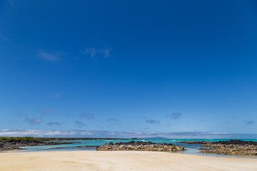 Fototapeta na wymiar Plage sable blanc îles archipel Galapagos Equateur