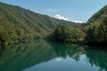 Fototapeta na wymiar Flusslandschaft der Una, Bosnien-Herzegowina