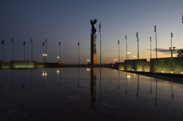 Mogilev, city center, high monument in the park.