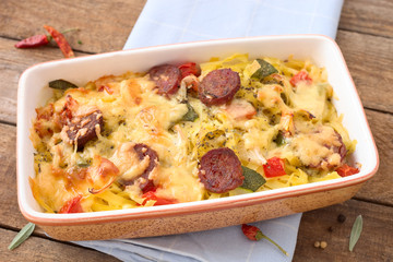 Nudelauflauf mit Wurst