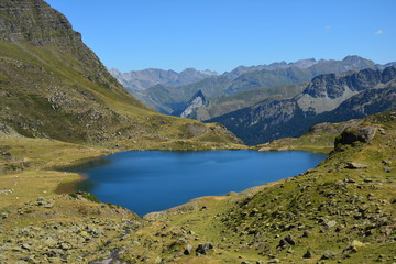 Fototapeta na wymiar Lacs d'Ayous Pyrénées France - Ayous Lake Pyrenees France