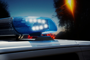 Polizei im Einsatz auf einer Straße © OFC Pictures