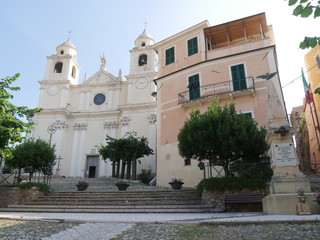 Fototapeta na wymiar Borgio - piazza e chiesa di San Pietro