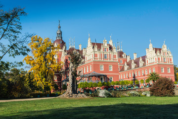 Obraz premium Przepiękny zamek i ogrody - Fürst Pückler Park w Bad Muskau