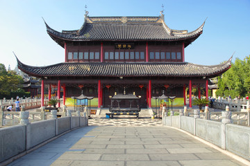 Obraz premium Old buddhist temple in Zhouzhouang near Shanghai, China.