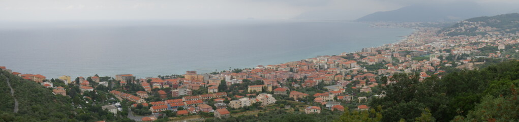 Verezzi - panorama del golfo dalla borgata Poggio