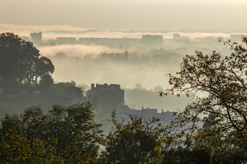 Lyon à l' automne dans la brume matinale , depuis Caluire