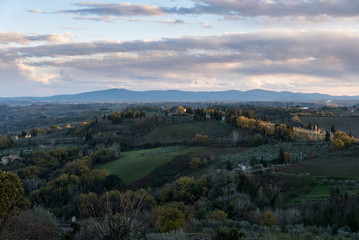 Fototapeta na wymiar Tuscan panoramas seen from San Gimignano