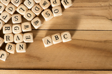 Holzbuchstaben, Alphabet und ABC