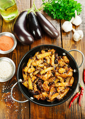 Chicken with eggplants