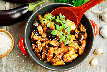 Chicken with eggplants