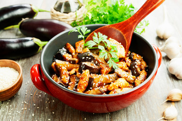 Chicken with eggplants