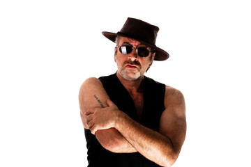 Rockmusiker, coole Type, Mann mit hut und Sonnenbrille