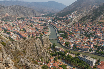 Amasya is known the typical Ottoman buildings. Here in particular a glimpse at the Old Town 